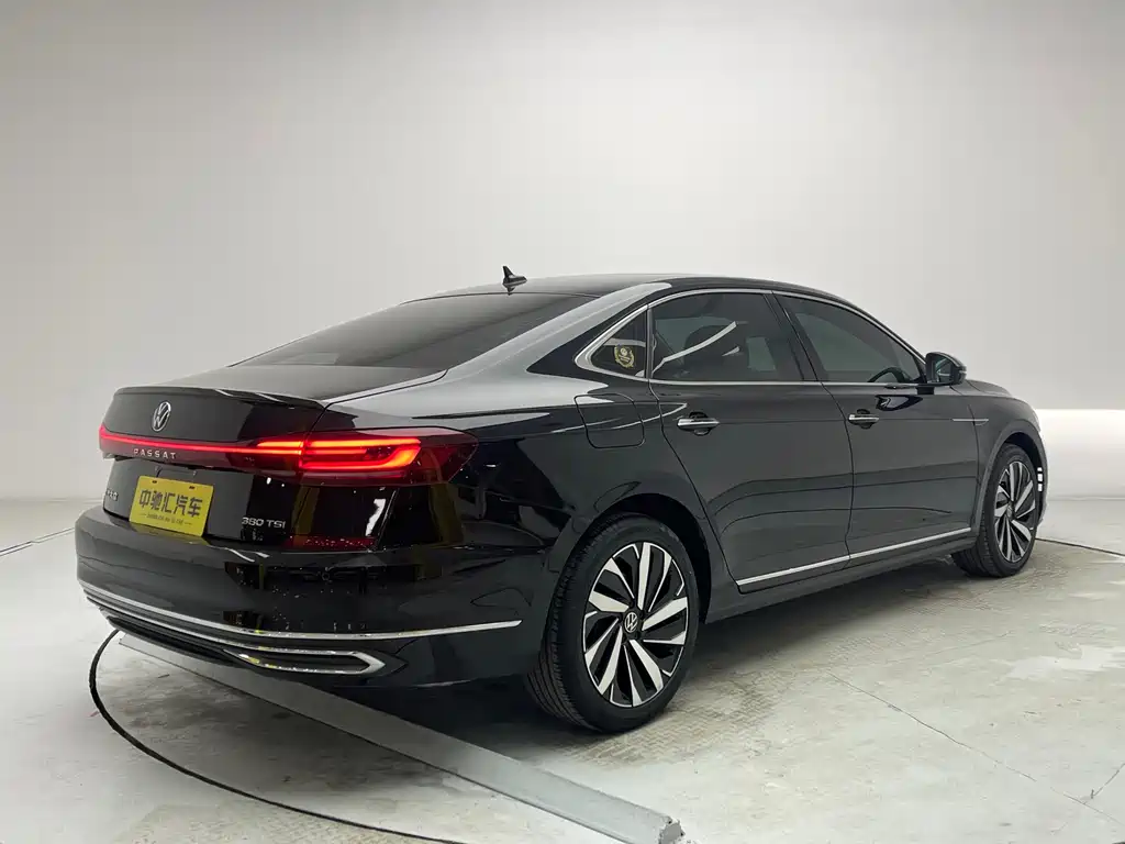 Volkswagen Volkswagen Passat 2024 380TSI Luxury Edition 2023 - thumbnail 18