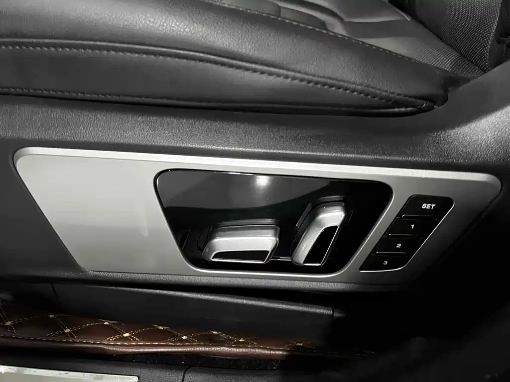 Wey Wey VV7 2017 2.0T Flagship Edition 2017 - thumbnail 9