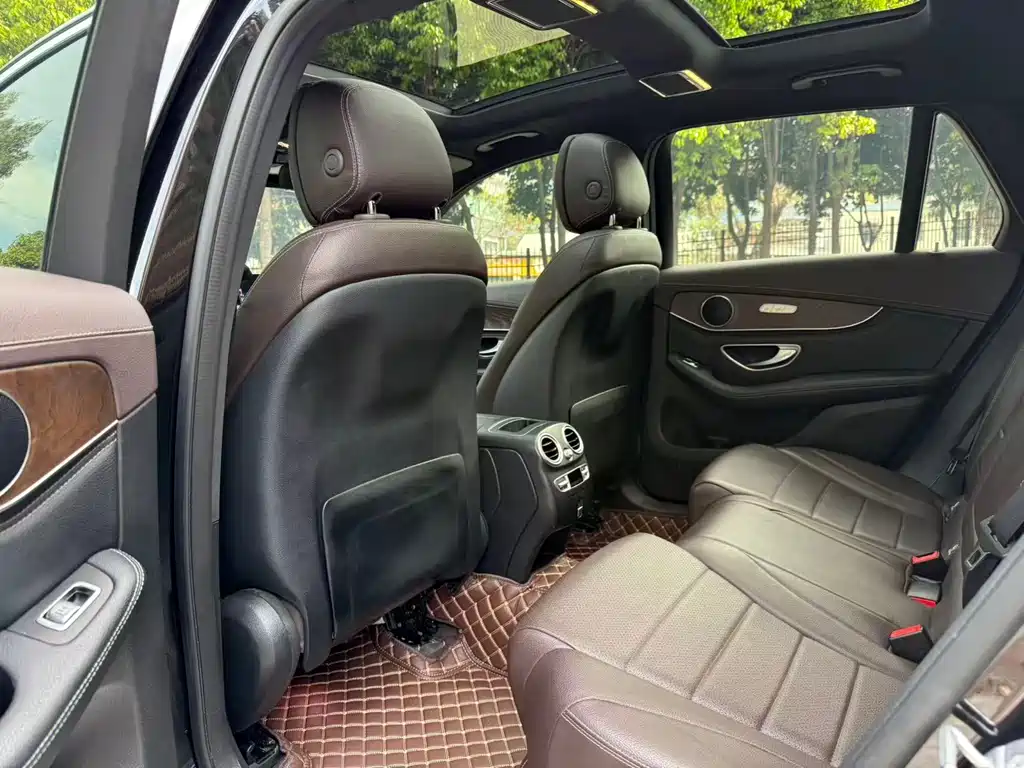 Mercedes-Benz Mercedes-Benz GLC 2020 Facelift GLC 300 L 4MATIC Luxury 2020 - thumbnail 24