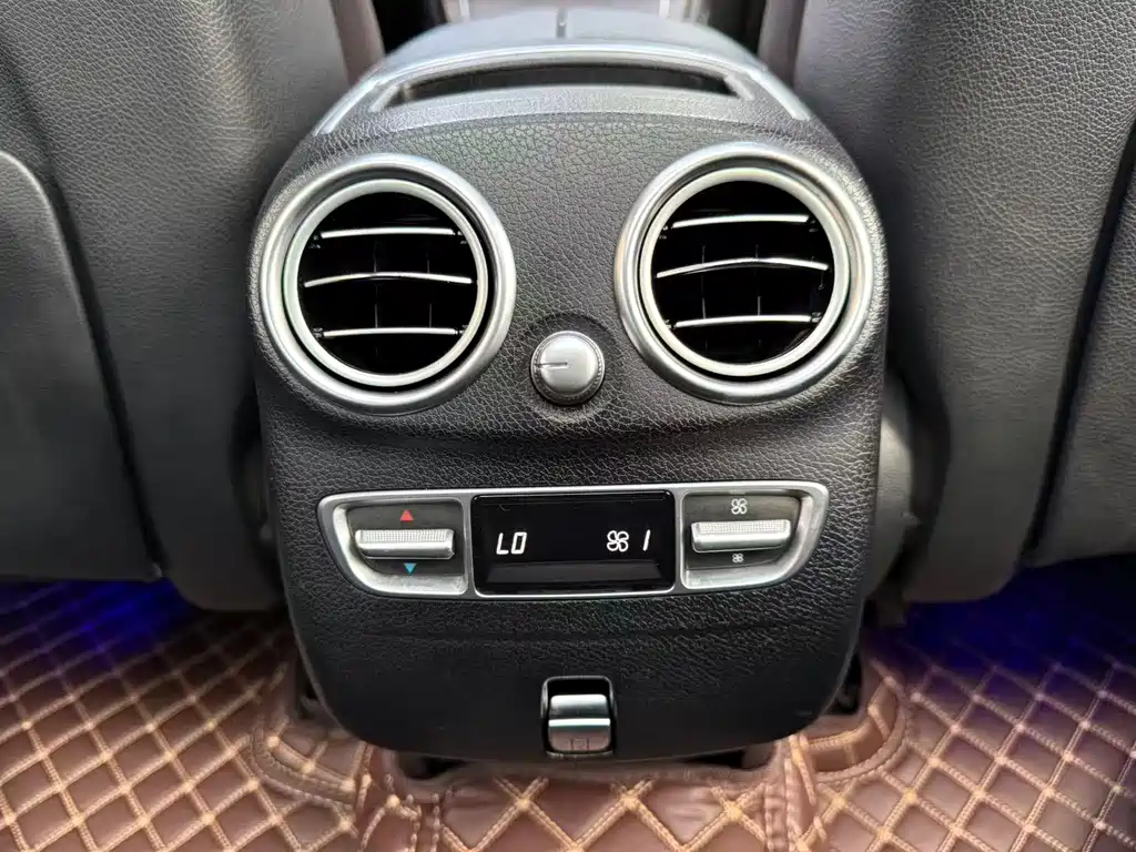Mercedes-Benz Mercedes-Benz GLC 2020 Facelift GLC 300 L 4MATIC Luxury 2020 - thumbnail 27