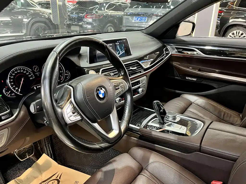 BMW BMW 7 Series 2018 730Li Leading Model M Sport Package 2018 - thumbnail 12