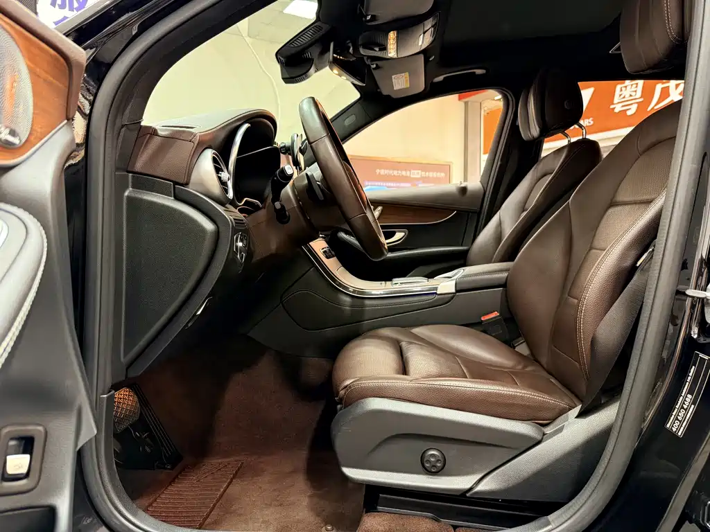 Mercedes-Benz Mercedes-Benz GLC 2021 GLC 300 L 4MATIC Dynamic Model 2020 - thumbnail 4