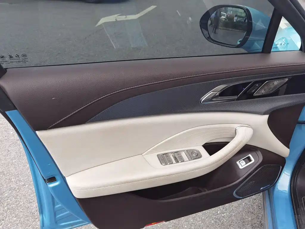 Hongqi Hongqi H5 2023 2.0T Automatic Intelligent Connectivity Flag Leader Edition 2022 - thumbnail 5