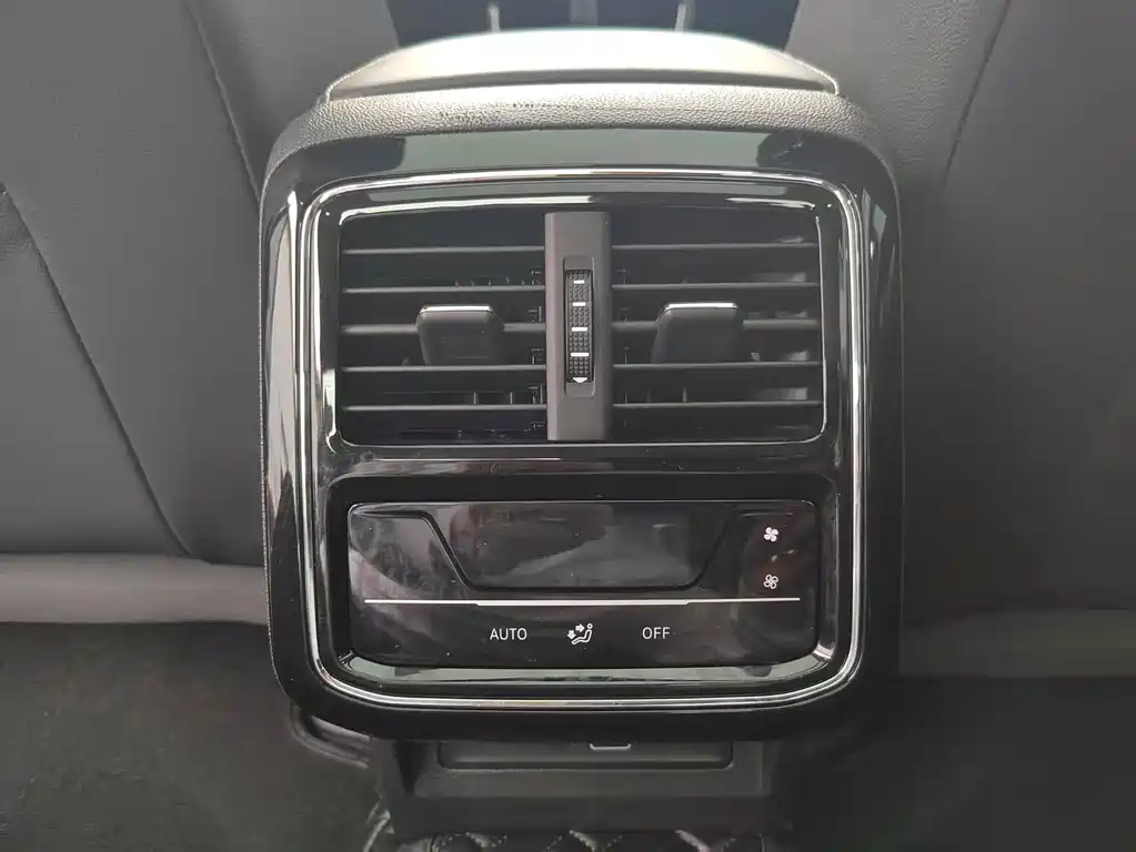 Volkswagen Volkswagen Passat 2022 330TSI Elite Starry Sky Edition 2022 - thumbnail 12