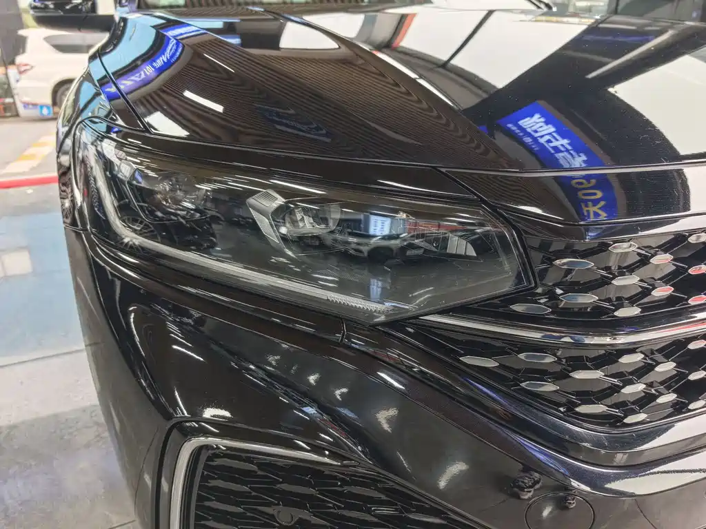 Volkswagen Volkswagen Passat 2022 330TSI Elite Starry Sky Edition 2022 - thumbnail 16