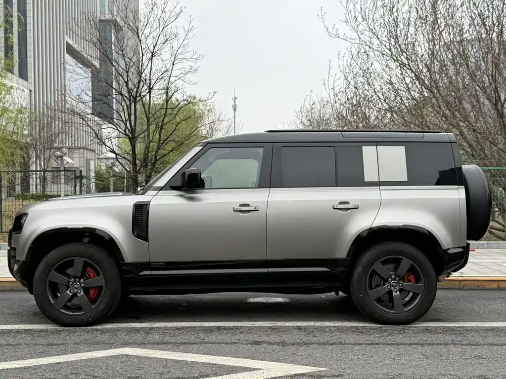 Land Rover Defender 2025 Model 110 3.0T P400 X Land Rover Defender 2025 110 3.0T P400 X 2024 - thumbnail 3