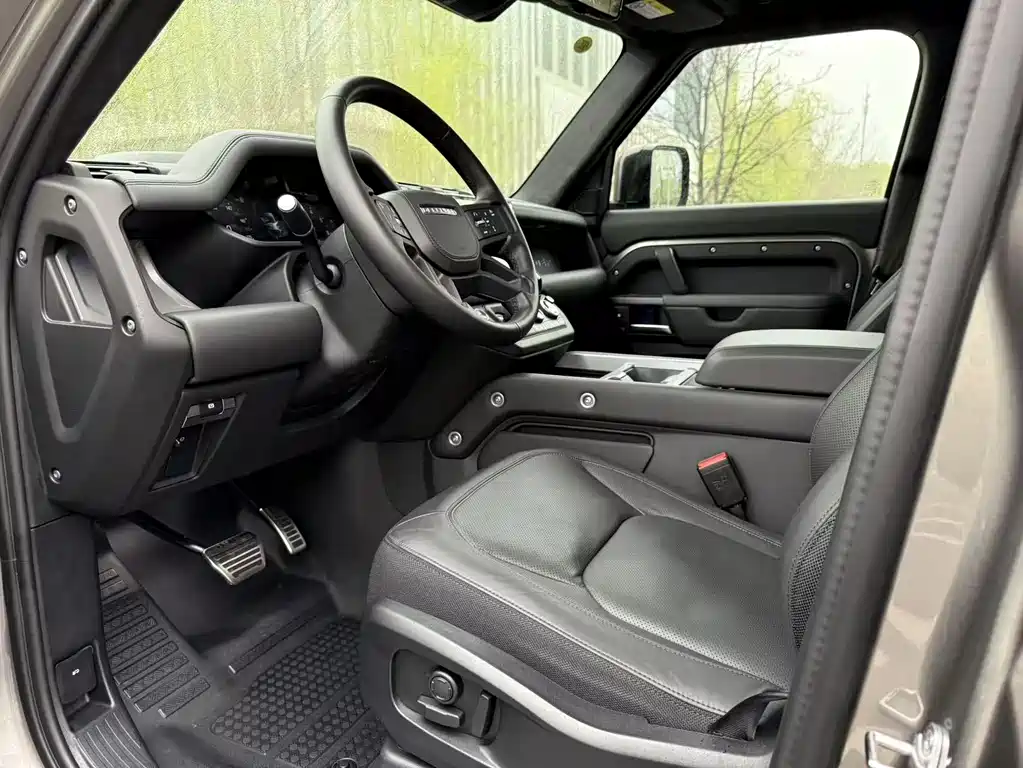 Land Rover Defender 2025 Model 110 3.0T P400 X Land Rover Defender 2025 110 3.0T P400 X 2024 - thumbnail 4