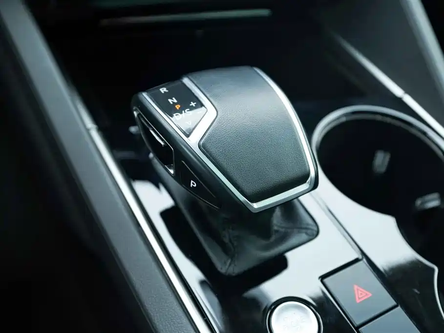 Volkswagen Volkswagen Touareg 2022 2.0 TSI R-Line 2023 - thumbnail 9