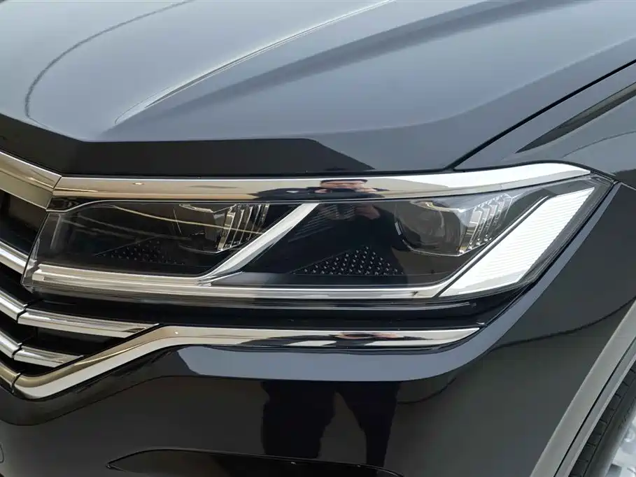 Volkswagen Volkswagen Touareg 2022 2.0 TSI R-Line 2023 - thumbnail 14