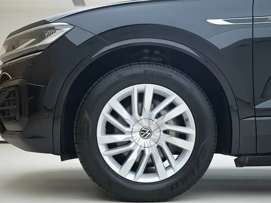 Volkswagen Volkswagen Touareg 2022 2.0 TSI R-Line 2023 - thumbnail 15