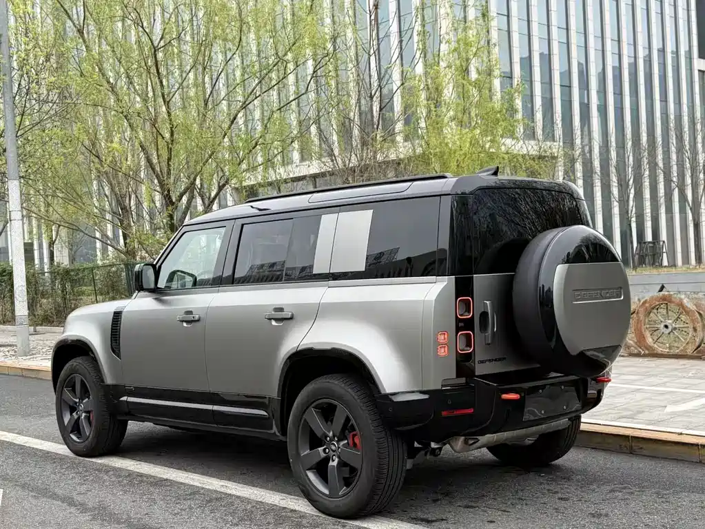 Land Rover Defender 2025 Model 110 3.0T P400 X Land Rover Defender 2025 110 3.0T P400 X 2024 - thumbnail 17