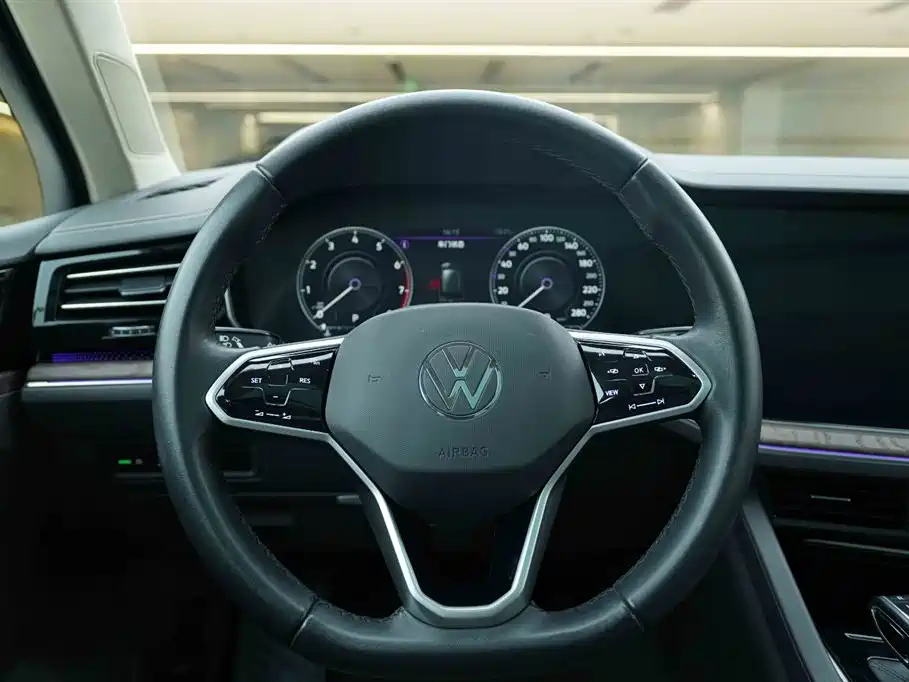 Volkswagen Volkswagen Touareg 2022 2.0 TSI R-Line 2023 - thumbnail 17