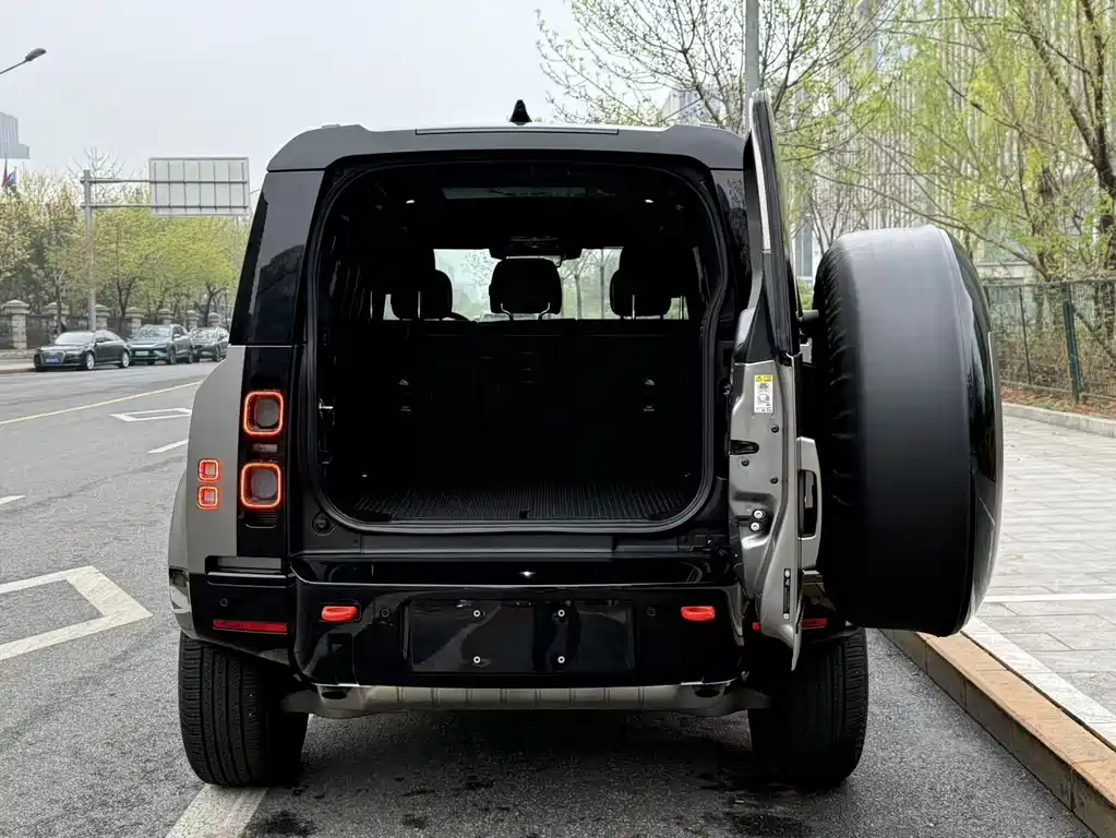 Land Rover Defender 2025 Model 110 3.0T P400 X Land Rover Defender 2025 110 3.0T P400 X 2024 - thumbnail 18