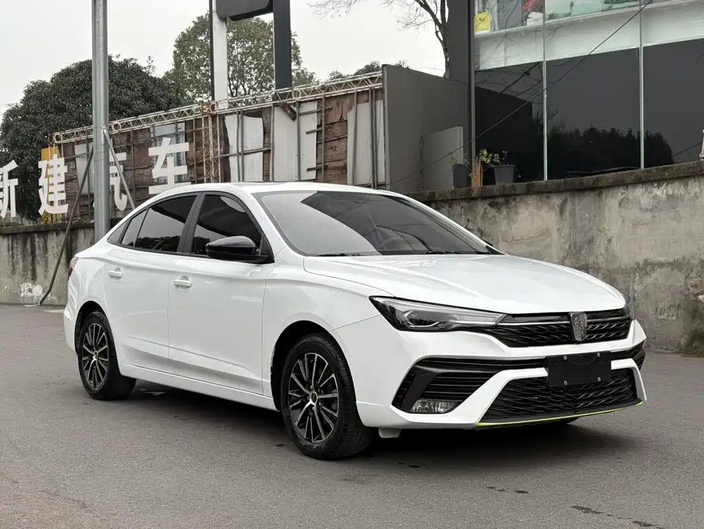 Roewe Roewe i5 2021 1.5L CVT Platinum Edition 2023 - thumbnail 2