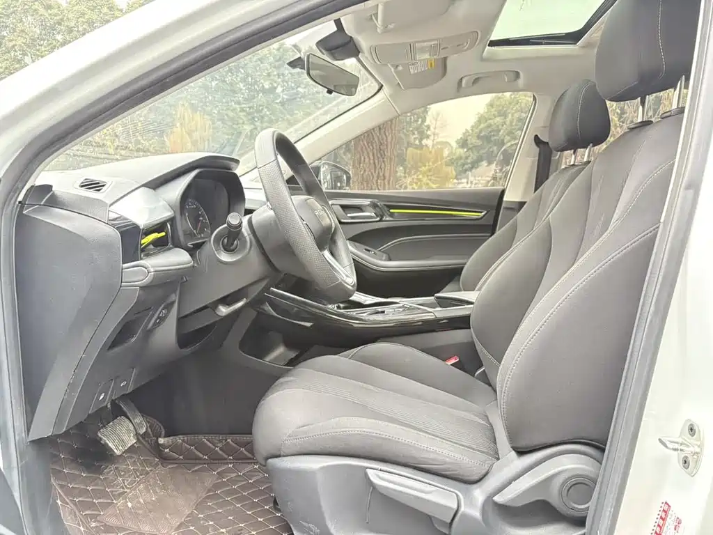 Roewe Roewe i5 2021 1.5L CVT Platinum Edition 2023 - thumbnail 7