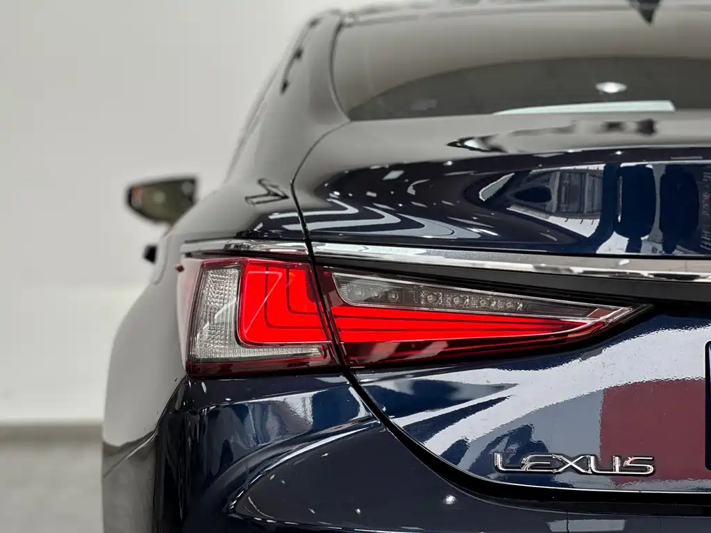 Lexus Lexus ES 2021 200 Excellent Edition 2022 - thumbnail 15
