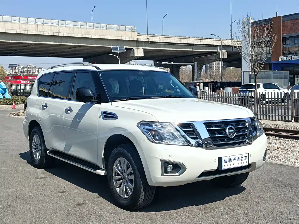 Nissan Nissan Patrol 2018 4.0L Leather Edition 2018 - thumbnail 4