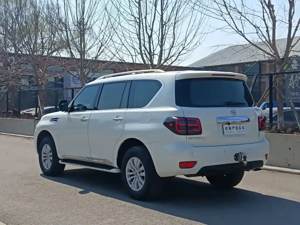Nissan Nissan Patrol 2018 4.0L Leather Edition 2018 - thumbnail 7
