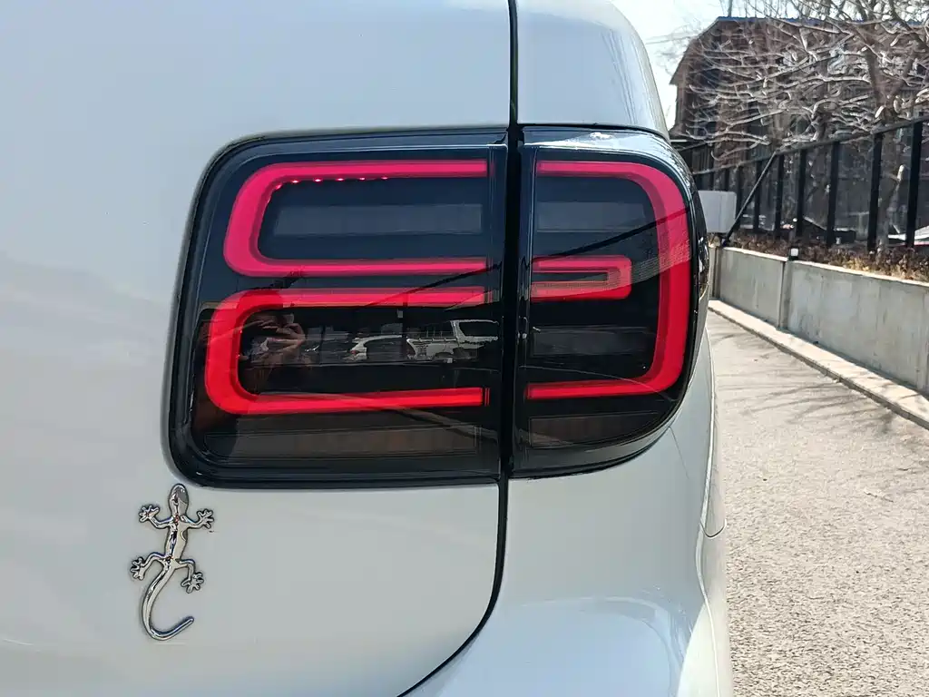 Nissan Nissan Patrol 2018 4.0L Leather Edition 2018 - thumbnail 9