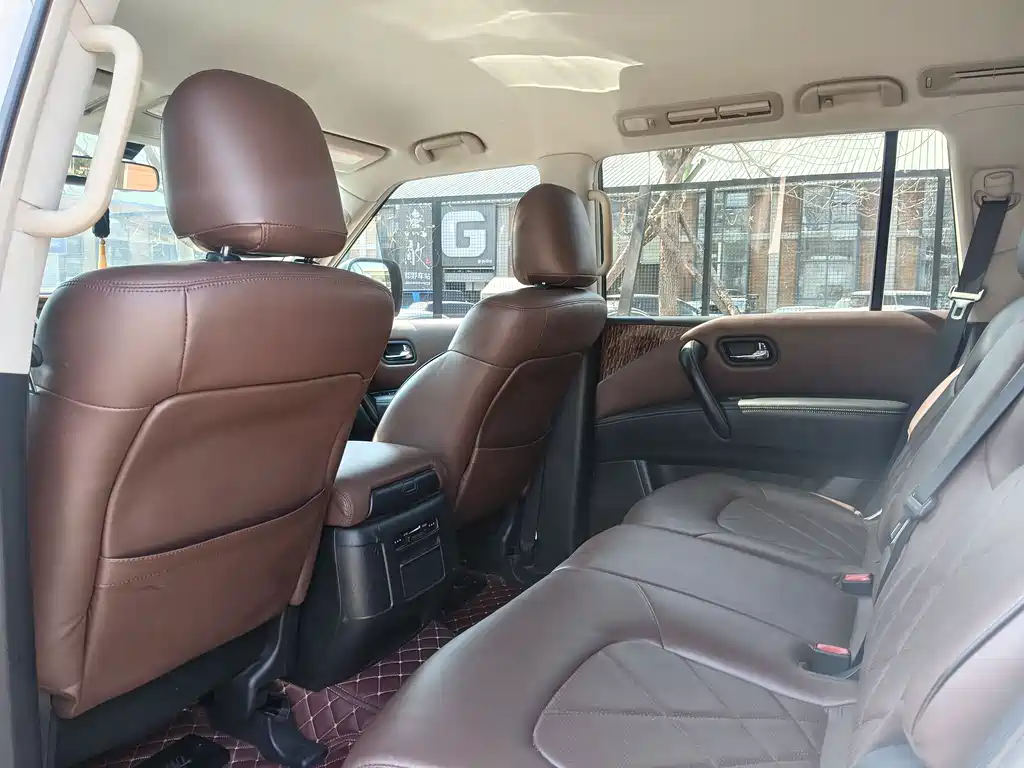 Nissan Nissan Patrol 2018 4.0L Leather Edition 2018 - thumbnail 19