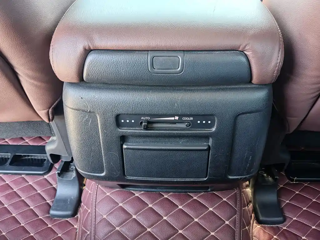 Nissan Nissan Patrol 2018 4.0L Leather Edition 2018 - thumbnail 20