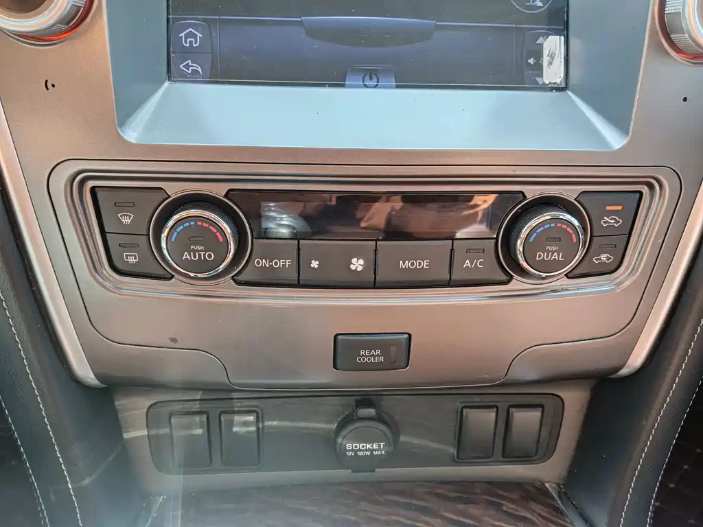 Nissan Nissan Patrol 2018 4.0L Leather Edition 2018 - thumbnail 25