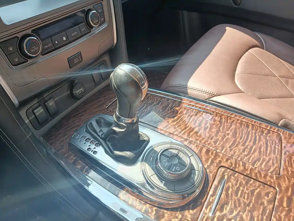 Nissan Nissan Patrol 2018 4.0L Leather Edition 2018 - thumbnail 26