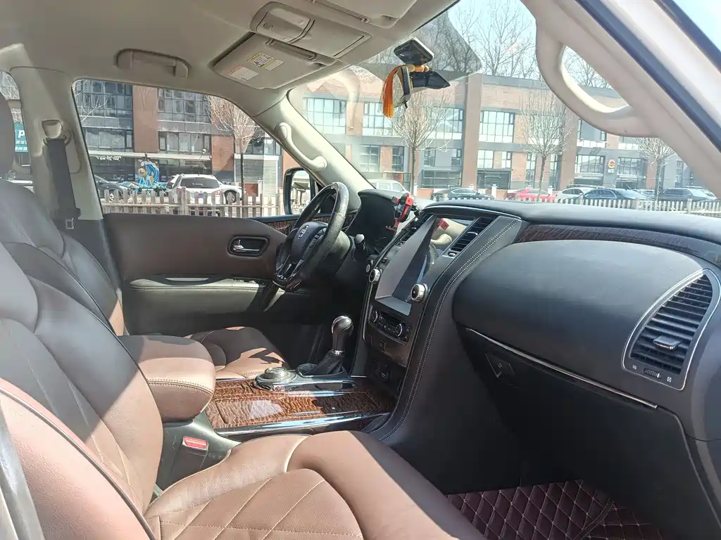 Nissan Nissan Patrol 2018 4.0L Leather Edition 2018 - thumbnail 29