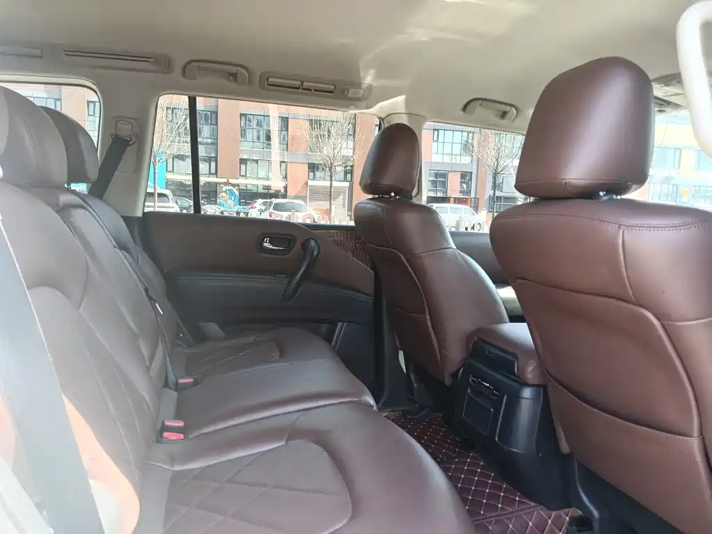 Nissan Nissan Patrol 2018 4.0L Leather Edition 2018 - thumbnail 30