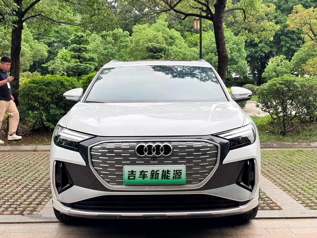 Audi Audi Q4 e-tron 2023 40 e-tron Premium Edition 2023 - thumbnail 2