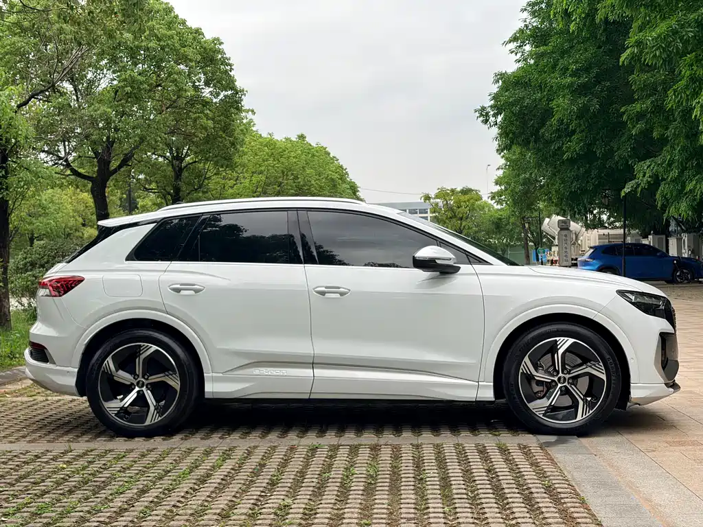 Audi Audi Q4 e-tron 2023 40 e-tron Premium Edition 2023 - thumbnail 5