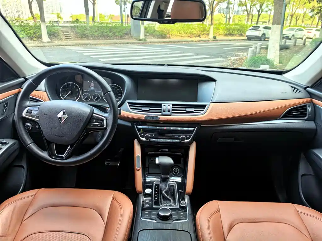 Buick Borgward BX7 2016 28T FWD Luxury 7-seater 2017 - thumbnail 3