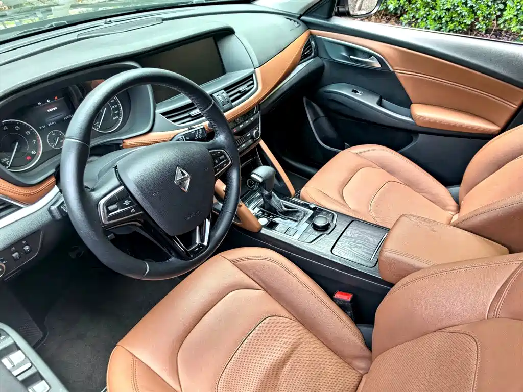Buick Borgward BX7 2016 28T FWD Luxury 7-seater 2017 - thumbnail 5