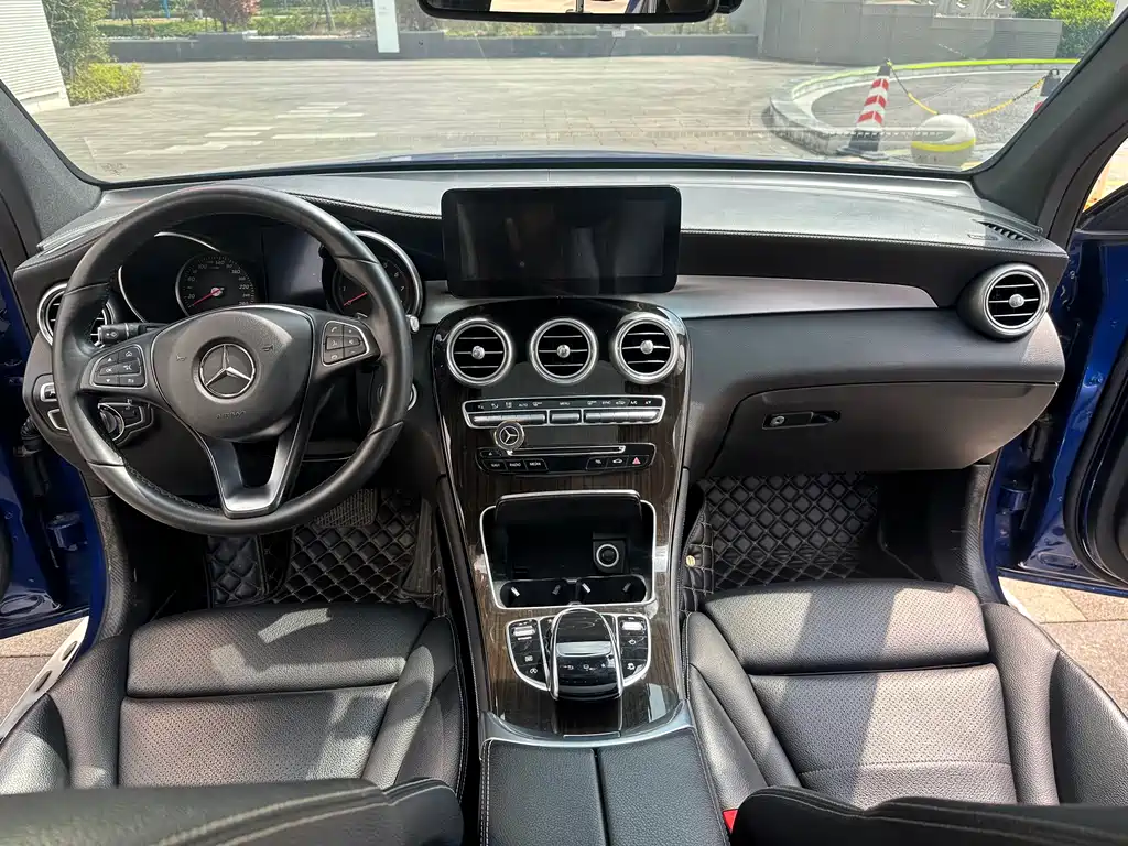 Mercedes-Benz Mercedes-Benz GLC 2016 GLC 260 4MATIC Luxury Model 2016 - thumbnail 9