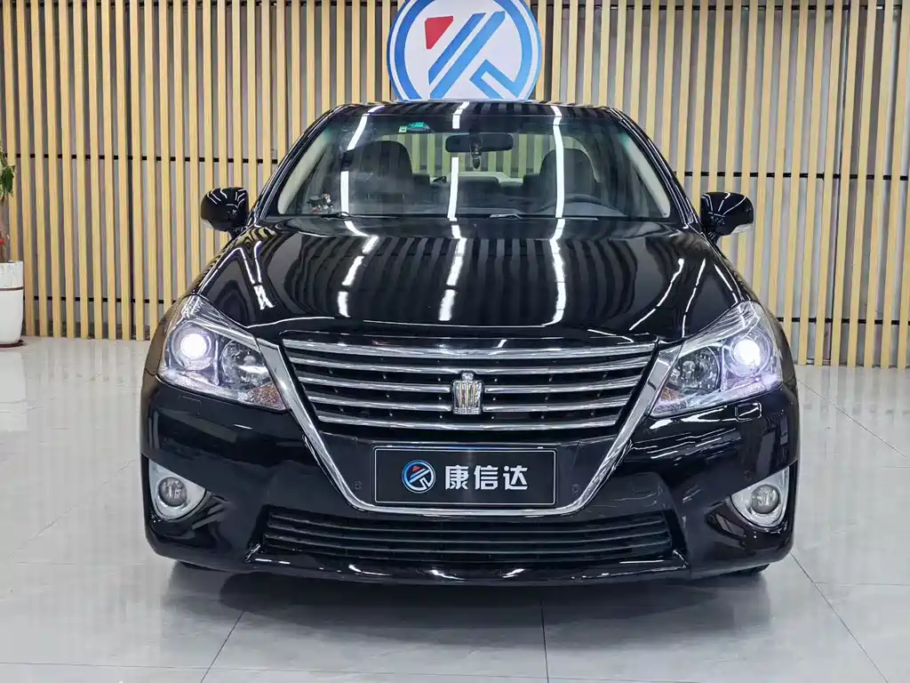 Toyota Crown 2012 2.5L Royal Navigation Edition 2013 - thumbnail 2