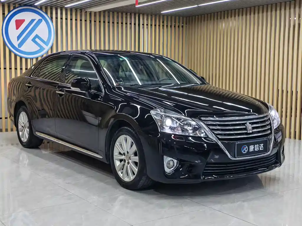 Toyota Crown 2012 2.5L Royal Navigation Edition 2013 - thumbnail 3