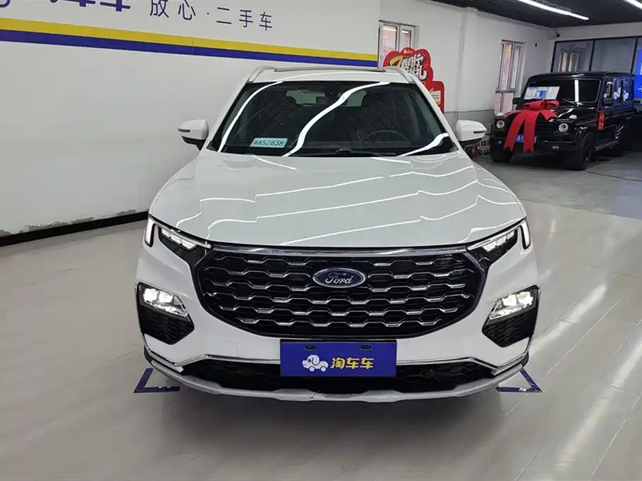 Ford Ford Equator Sport 2021 EcoBoost 225 Platinum Leading 6-Seater  **References:**  1. [Territory 2021 EcoBoost 225 Platinum 5-Seater - Lingyu - MotorChina](https://motorchina.by/cars/lingyu-2021-57303266) 2. [Ford Lingyu 2021 EcoBoost 225 Premium Collar Type 6-seater](https://carhao.market/brands/ford/ford-equator/g153128739) 3. [2021 Ford Equator Sport 2.0T EcoBoost 225 Two Wheel Drive ](https://en.17vin.com/model/w4lpy.html) 4. [【福特2021款领裕EcoBoost 225 精领型5座】报价 - 新浪汽车](https://db.auto.sina.cn/car/51724/) 5. [[PDF] 福特领裕](https://autocatalogarchive.com/wp-content/uploads/2021/08/Ford-Equator-2021-CN.pdf) 6. [Ford Lingyu 2021 EcoBoost 225 Premium Collar Type 6-seater](https://carhao.market/brands/ford/ford-equator/g147889917) 7. [Ford Equator 2021 2.0T EcoBoost 225 Premium Plus 7-Seater](https://www.ddongusedcar.com/used-cars/ford-equator-2021-2-0t-ecoboost-225-premium-plus-7-seater-automatic/) 8. [2021 Ford Equator Sport 2.0T EcoBoost 225 Two Wheel Drive ](https://en.17vin.com/model/hyzwm.html) 9. [Купить Ford Equator Ford Lingyu/2.0T/21 models/EcoBoost 225 ](https://carhao.market/brands/ford/ford-equator/c56054960) 10. [High-quality Good Car Fords New Equator Lingyu Ecoboost 225 7 ](https://www.alibaba.com/product-detail/High-quality-Good-Car-Ford-New_1601394661175.html) 11. [Ford Equator is a new 7-seat SUV for China This is the …… - Facebook](https://www.facebook.com/carnewschina/posts/ford-equator-is-a-new-7-seat-suv-for-chinathis-is-the-new-ford-equator-a-brand-n/3648474741851861/) 12. [The Chinese-Market Ford Equator Plug-In Hybrid Seems Like It'd Be ](https://www.theautopian.com/the-chinese-market-ford-equator-plug-in-hybrid-seems-like-itd-be-great-for-america/) 13. [Ford EcoSport Trim Levels Glen Allen VA](https://www.richmondfordwest.com/ford-trim-levels/ford-ecosport-trim-levels-glen-allen-va.htm) 14. [JMC Ford Technology Launches Equator Sport - Gasgoo](https://autonews.gasgoo.com/articles/news/jmc-ford-technology-launches-equator-sport-70019989) 15. [Ford Equator Sport Is A Stylish New Crossover SUV For China](https://carnewschina.com/2021/10/12/ford-equator-sport-is-a-stylish-new-crossover-suv-for-china/) 16. [2021 Ford Ecosport Trims and Configurations](https://www.marlowford.com/ford-eco-sport-trims-and-configs.htm?srsltid=AfmBOor90H2zFBBkiZWaNBclEbM80aiXw0L4P9xQGl9NSS766wgCmEGa) 17. [2020 Ford EcoSport Trim Levels: S vs. SE vs. Titanium vs. SES](https://www.bussford.com/research-ecosport-trims.html?srsltid=AfmBOopHvsrfUKQoIYwpCmXzveU-cstwuJeEQzFEoZ6NPNiWt63FNtZk) 18. [Ford Territory (China) - Wikipedia](https://en.wikipedia.org/wiki/Ford_Territory_(China)) 19. [Ford Equator Sport 2022: Is It Worth Buying?](https://sa.damasjewellery.com/now-brains/ford-equator-sport-2022-is-it-worth-buying-1764797292) 20. [2020 Ford EcoSport Trim Levels: S vs. SE vs. SES vs. Titanium](https://www.mykwford.com/research/ecosport-trims.htm?srsltid=AfmBOorjBaDZqC-yGVCX65BcuouEN4MzHSawX10Rj38uUlSkNpnyJ9pc) 21. [2023 Ford Equator 1.5T EcoBoost 170 Two Wheel Drive Platinum ](https://en.17vin.com/model/ei50g.html) 22. [Ford Edge EcoBoost 245 2WD Platinum Sharp 7-seat CN-V](https://pan-auto.ru/china/57409200) 23. [-【2025 Ford Equator Sport New Energy 1.5T DHT Two Wheel Drive ](https://en.17vin.com/model/uckt6.html) 24. [PAN AUTO — Ford Equator EcoBoost 225 Platinum Leading 6-seat](https://pan-auto.ru/china/57986585) 25. [PAN AUTO — Ford Kuga 2.0L GTDi 4WD Sport - каталог PAN AUTO](https://pan-auto.ru/china/58065031) 26. [Ford Focus Hatchback 2.0L Auto Luxury Sport - каталог PAN AUTO](https://pan-auto.ru/china/57840152) 27. [Ford Equator Sport SUV breaks cover in the Chinese market](https://www.newsbytesapp.com/news/auto/ford-equator-sport-revealed-design-features-specifications-engine/story) 28. [2025 Ford Equator Sport 1.5T 150HP L4 2DHT PHEV 18.4KWH](https://www.autocango.com/fr/carspecs-detail/Ford-Equator-Sport-4KWM4N) 29. [Ford Equator Sport — All generation and modification - Automdb](https://automdb.com/ford/equator_sport) 30. [Ford Equator Sport Facelift Launched - Styling Updates, New Colours](https://www.rushlane.com/ford-equator-sport-facelift-launched-styling-updates-new-colours-12507605.html) 2022 - thumbnail 2