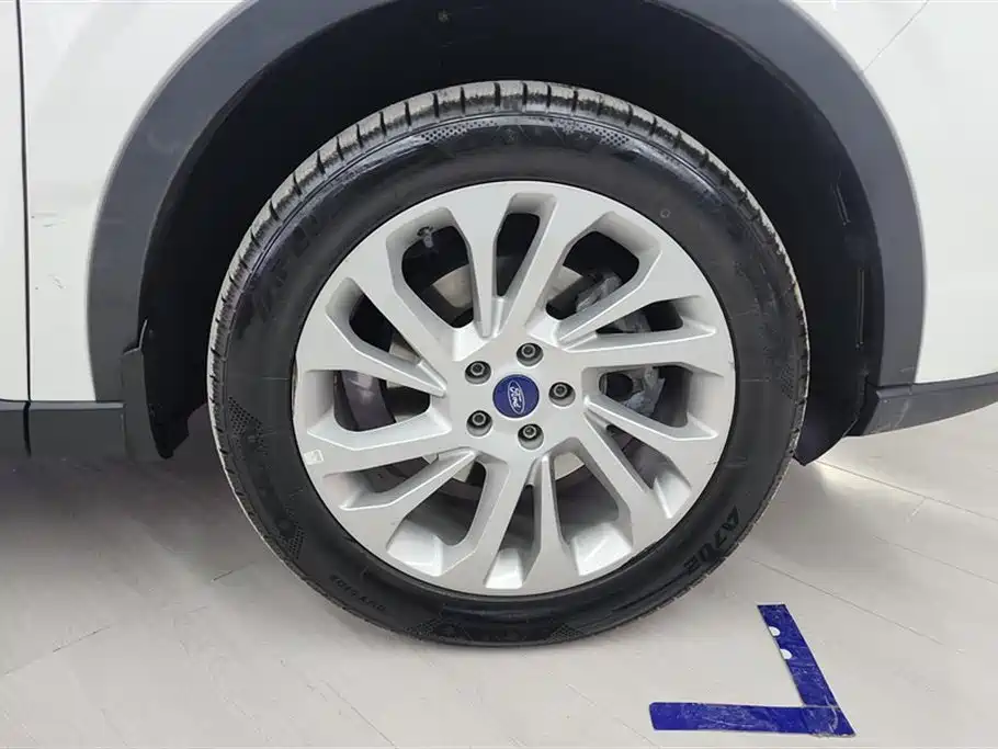 Ford Ford Equator Sport 2021 EcoBoost 225 Platinum Leading 6-Seater  **References:**  1. [Territory 2021 EcoBoost 225 Platinum 5-Seater - Lingyu - MotorChina](https://motorchina.by/cars/lingyu-2021-57303266) 2. [Ford Lingyu 2021 EcoBoost 225 Premium Collar Type 6-seater](https://carhao.market/brands/ford/ford-equator/g153128739) 3. [2021 Ford Equator Sport 2.0T EcoBoost 225 Two Wheel Drive ](https://en.17vin.com/model/w4lpy.html) 4. [【福特2021款领裕EcoBoost 225 精领型5座】报价 - 新浪汽车](https://db.auto.sina.cn/car/51724/) 5. [[PDF] 福特领裕](https://autocatalogarchive.com/wp-content/uploads/2021/08/Ford-Equator-2021-CN.pdf) 6. [Ford Lingyu 2021 EcoBoost 225 Premium Collar Type 6-seater](https://carhao.market/brands/ford/ford-equator/g147889917) 7. [Ford Equator 2021 2.0T EcoBoost 225 Premium Plus 7-Seater](https://www.ddongusedcar.com/used-cars/ford-equator-2021-2-0t-ecoboost-225-premium-plus-7-seater-automatic/) 8. [2021 Ford Equator Sport 2.0T EcoBoost 225 Two Wheel Drive ](https://en.17vin.com/model/hyzwm.html) 9. [Купить Ford Equator Ford Lingyu/2.0T/21 models/EcoBoost 225 ](https://carhao.market/brands/ford/ford-equator/c56054960) 10. [High-quality Good Car Fords New Equator Lingyu Ecoboost 225 7 ](https://www.alibaba.com/product-detail/High-quality-Good-Car-Ford-New_1601394661175.html) 11. [Ford Equator is a new 7-seat SUV for China This is the …… - Facebook](https://www.facebook.com/carnewschina/posts/ford-equator-is-a-new-7-seat-suv-for-chinathis-is-the-new-ford-equator-a-brand-n/3648474741851861/) 12. [The Chinese-Market Ford Equator Plug-In Hybrid Seems Like It'd Be ](https://www.theautopian.com/the-chinese-market-ford-equator-plug-in-hybrid-seems-like-itd-be-great-for-america/) 13. [Ford EcoSport Trim Levels Glen Allen VA](https://www.richmondfordwest.com/ford-trim-levels/ford-ecosport-trim-levels-glen-allen-va.htm) 14. [JMC Ford Technology Launches Equator Sport - Gasgoo](https://autonews.gasgoo.com/articles/news/jmc-ford-technology-launches-equator-sport-70019989) 15. [Ford Equator Sport Is A Stylish New Crossover SUV For China](https://carnewschina.com/2021/10/12/ford-equator-sport-is-a-stylish-new-crossover-suv-for-china/) 16. [2021 Ford Ecosport Trims and Configurations](https://www.marlowford.com/ford-eco-sport-trims-and-configs.htm?srsltid=AfmBOor90H2zFBBkiZWaNBclEbM80aiXw0L4P9xQGl9NSS766wgCmEGa) 17. [2020 Ford EcoSport Trim Levels: S vs. SE vs. Titanium vs. SES](https://www.bussford.com/research-ecosport-trims.html?srsltid=AfmBOopHvsrfUKQoIYwpCmXzveU-cstwuJeEQzFEoZ6NPNiWt63FNtZk) 18. [Ford Territory (China) - Wikipedia](https://en.wikipedia.org/wiki/Ford_Territory_(China)) 19. [Ford Equator Sport 2022: Is It Worth Buying?](https://sa.damasjewellery.com/now-brains/ford-equator-sport-2022-is-it-worth-buying-1764797292) 20. [2020 Ford EcoSport Trim Levels: S vs. SE vs. SES vs. Titanium](https://www.mykwford.com/research/ecosport-trims.htm?srsltid=AfmBOorjBaDZqC-yGVCX65BcuouEN4MzHSawX10Rj38uUlSkNpnyJ9pc) 21. [2023 Ford Equator 1.5T EcoBoost 170 Two Wheel Drive Platinum ](https://en.17vin.com/model/ei50g.html) 22. [Ford Edge EcoBoost 245 2WD Platinum Sharp 7-seat CN-V](https://pan-auto.ru/china/57409200) 23. [-【2025 Ford Equator Sport New Energy 1.5T DHT Two Wheel Drive ](https://en.17vin.com/model/uckt6.html) 24. [PAN AUTO — Ford Equator EcoBoost 225 Platinum Leading 6-seat](https://pan-auto.ru/china/57986585) 25. [PAN AUTO — Ford Kuga 2.0L GTDi 4WD Sport - каталог PAN AUTO](https://pan-auto.ru/china/58065031) 26. [Ford Focus Hatchback 2.0L Auto Luxury Sport - каталог PAN AUTO](https://pan-auto.ru/china/57840152) 27. [Ford Equator Sport SUV breaks cover in the Chinese market](https://www.newsbytesapp.com/news/auto/ford-equator-sport-revealed-design-features-specifications-engine/story) 28. [2025 Ford Equator Sport 1.5T 150HP L4 2DHT PHEV 18.4KWH](https://www.autocango.com/fr/carspecs-detail/Ford-Equator-Sport-4KWM4N) 29. [Ford Equator Sport — All generation and modification - Automdb](https://automdb.com/ford/equator_sport) 30. [Ford Equator Sport Facelift Launched - Styling Updates, New Colours](https://www.rushlane.com/ford-equator-sport-facelift-launched-styling-updates-new-colours-12507605.html) 2022 - thumbnail 6