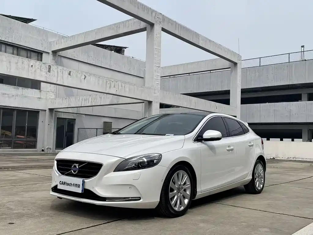 Volvo Volvo V40 2015 1.6T Intelligent Elegant Edition 2014