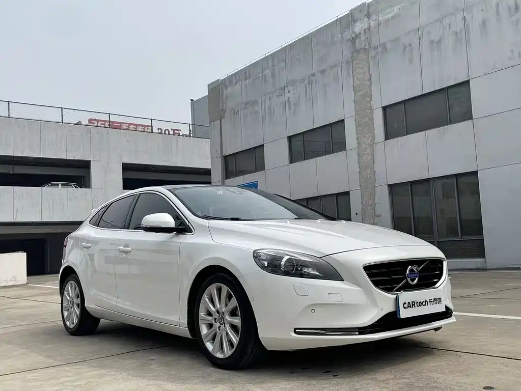 Volvo Volvo V40 2015 1.6T Intelligent Elegant Edition 2014 - thumbnail 3