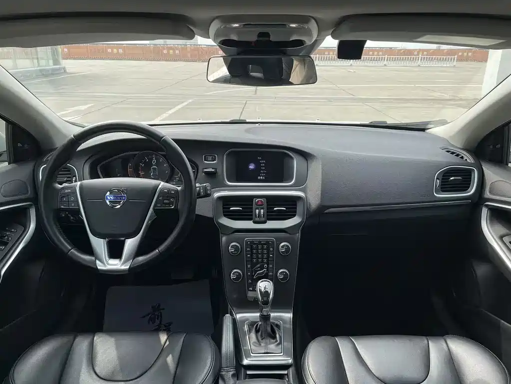 Volvo Volvo V40 2015 1.6T Intelligent Elegant Edition 2014 - thumbnail 5
