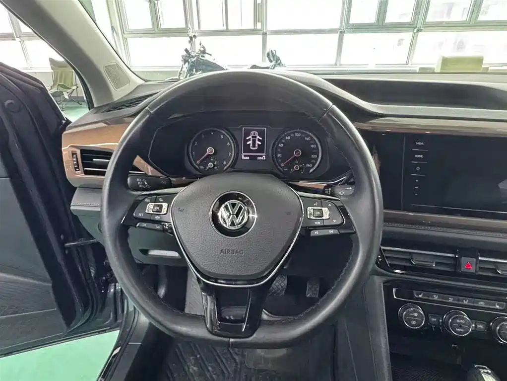 Volkswagen Tharu 2020 280TSI Front-Wheel Drive Luxury Plus Edition VI 2020 - thumbnail 6