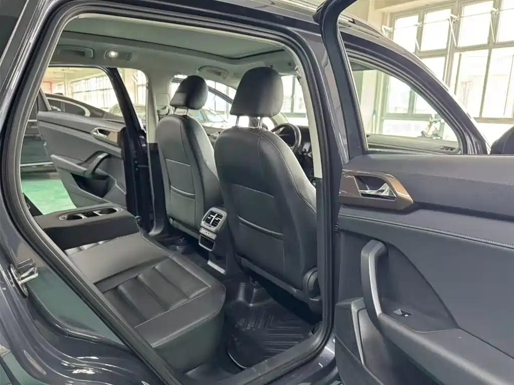 Volkswagen Tharu 2020 280TSI Front-Wheel Drive Luxury Plus Edition VI 2020 - thumbnail 8