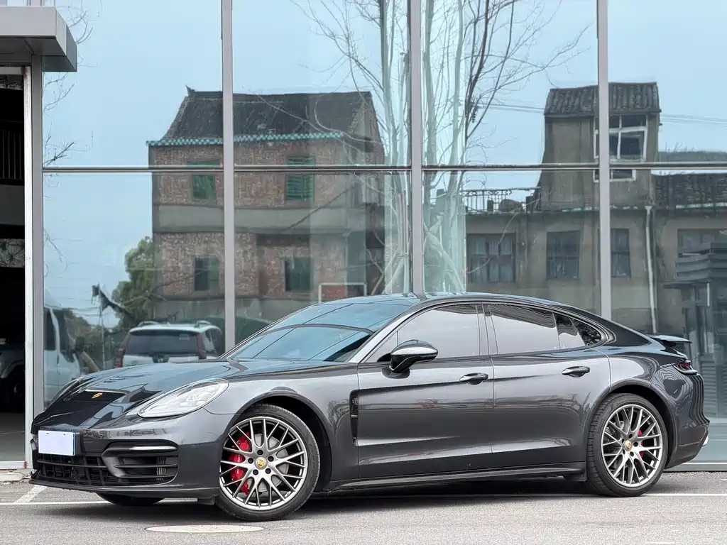 Porsche The given text is already in English. The internationally accepted model name is: Porsche Panamera 2023 2.9T 2023