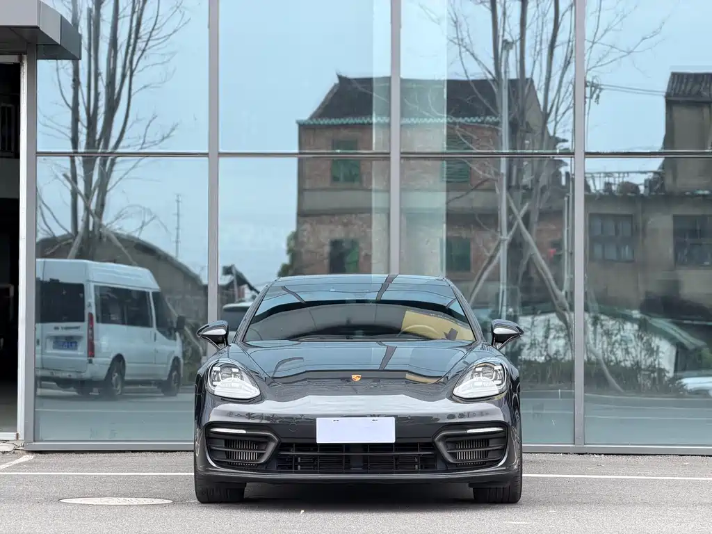 Porsche The given text is already in English. The internationally accepted model name is: Porsche Panamera 2023 2.9T 2023 - thumbnail 2
