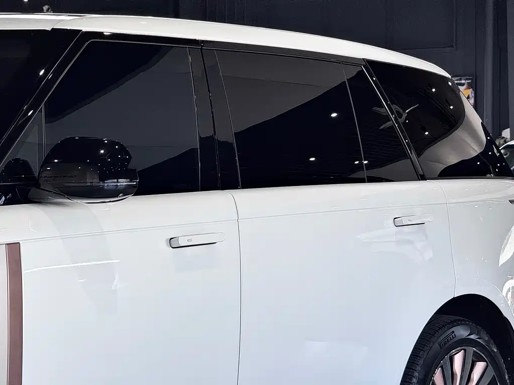 Land Rover Range Rover 2024 3.0 L6 400PS Vogue Long Wheelbase 7-seater 2023 - thumbnail 11