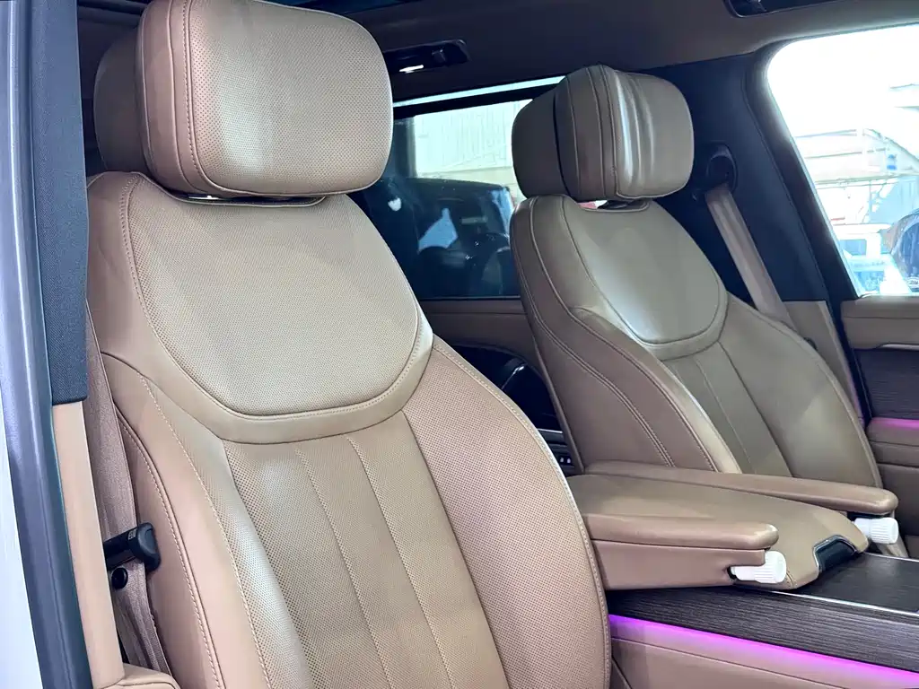 Land Rover Range Rover 2024 3.0 L6 400PS Vogue Long Wheelbase 7-seater 2023 - thumbnail 29