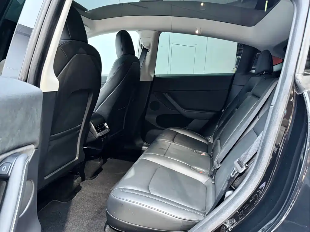 Tesla Model Y 2021 Long Range All-Wheel Drive 3D7 2021 - thumbnail 10