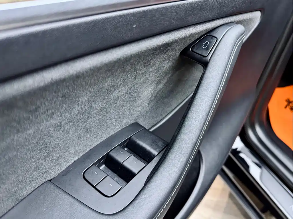 Tesla Model Y 2021 Long Range All-Wheel Drive 3D7 2021 - thumbnail 11
