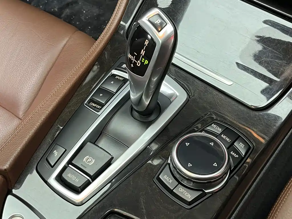 BMW BMW 5 Series 2014 535Li Luxury Design Package 2014 - thumbnail 6